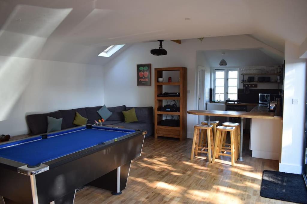 Crossing Retreat - Pool Table, Projector, Barn Villa Tunstead  Exterior photo